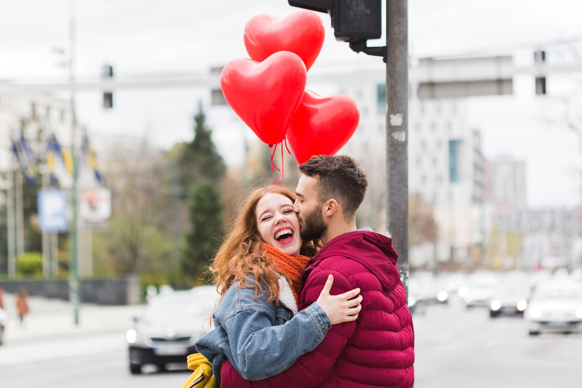 Leszel a Valentinom? Bálint-napi hagyományok a rózsacsokron túl