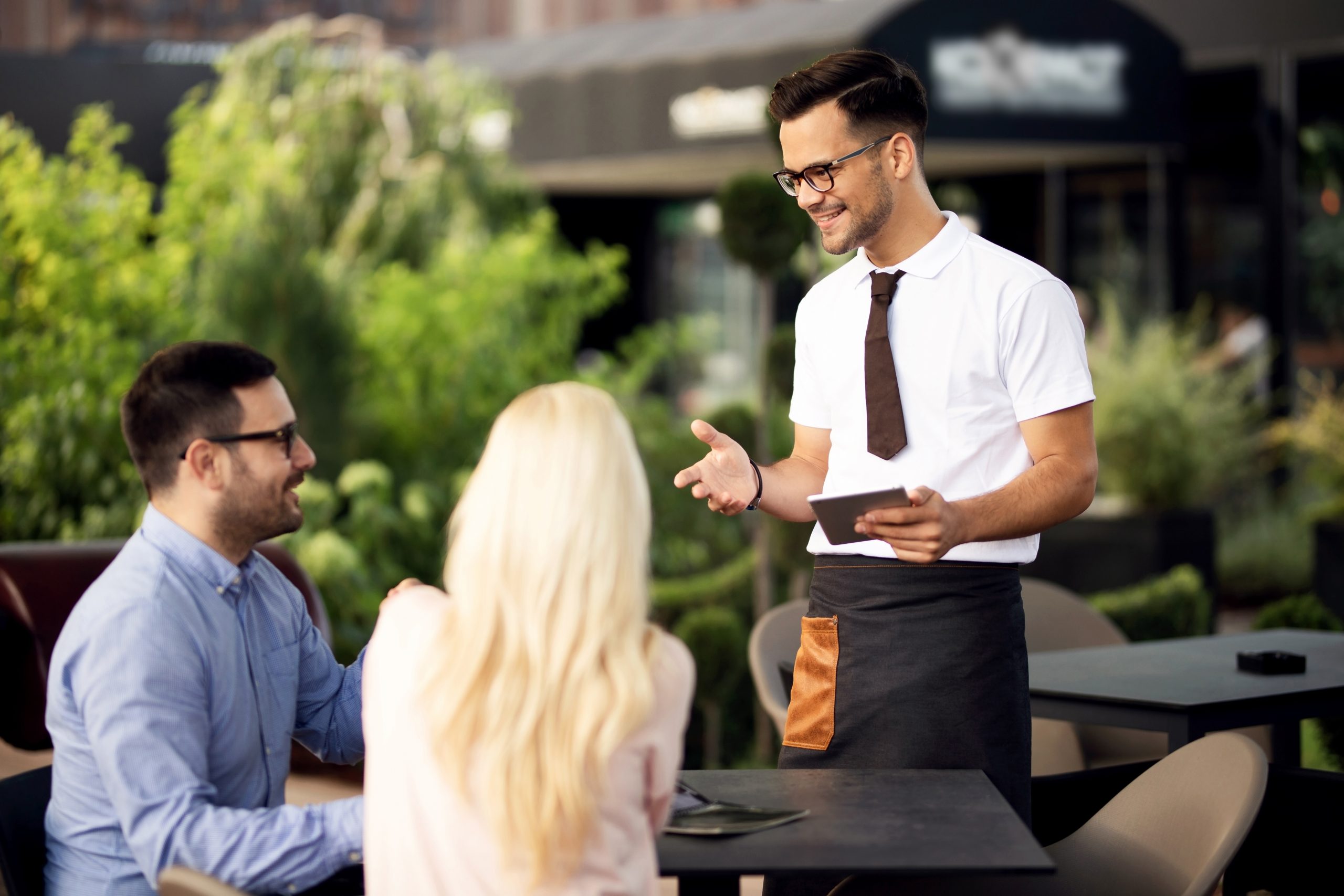 4+1 Reasons Why Hospitality Jobs Are Perfect for You